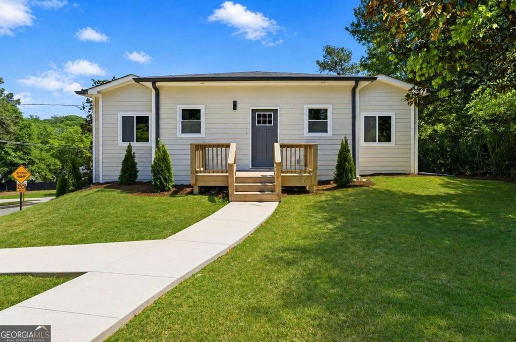 Photo of 305 Fairburn Road NW, Atlanta, GA 30331 (MLS # 10756850)