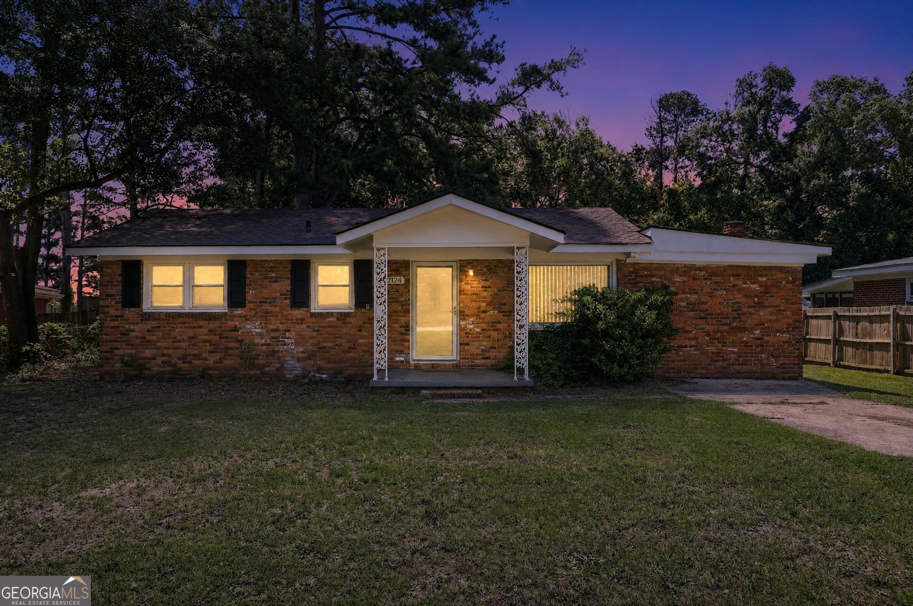 2124 Alfred LN