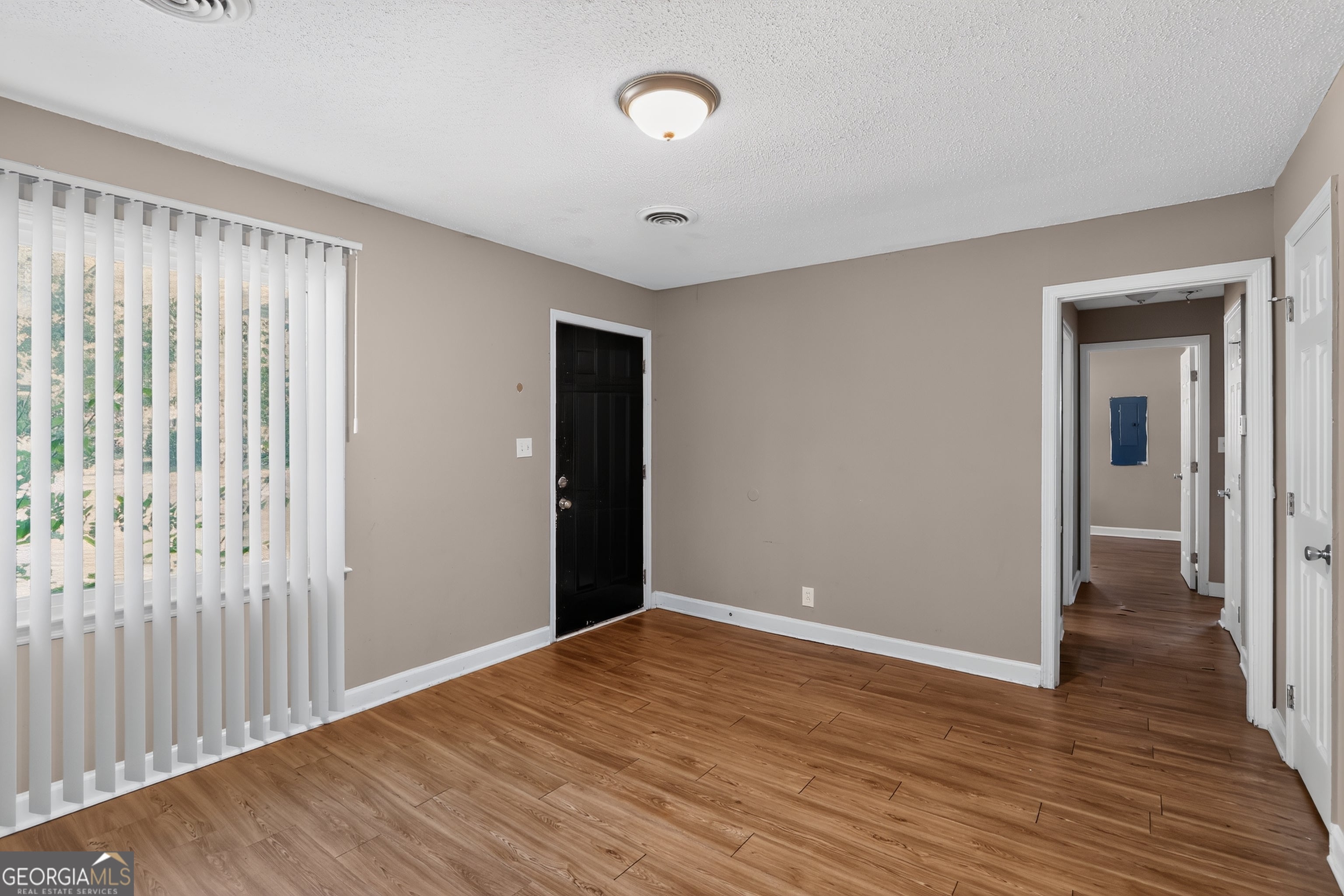 2124 Alfred LN
