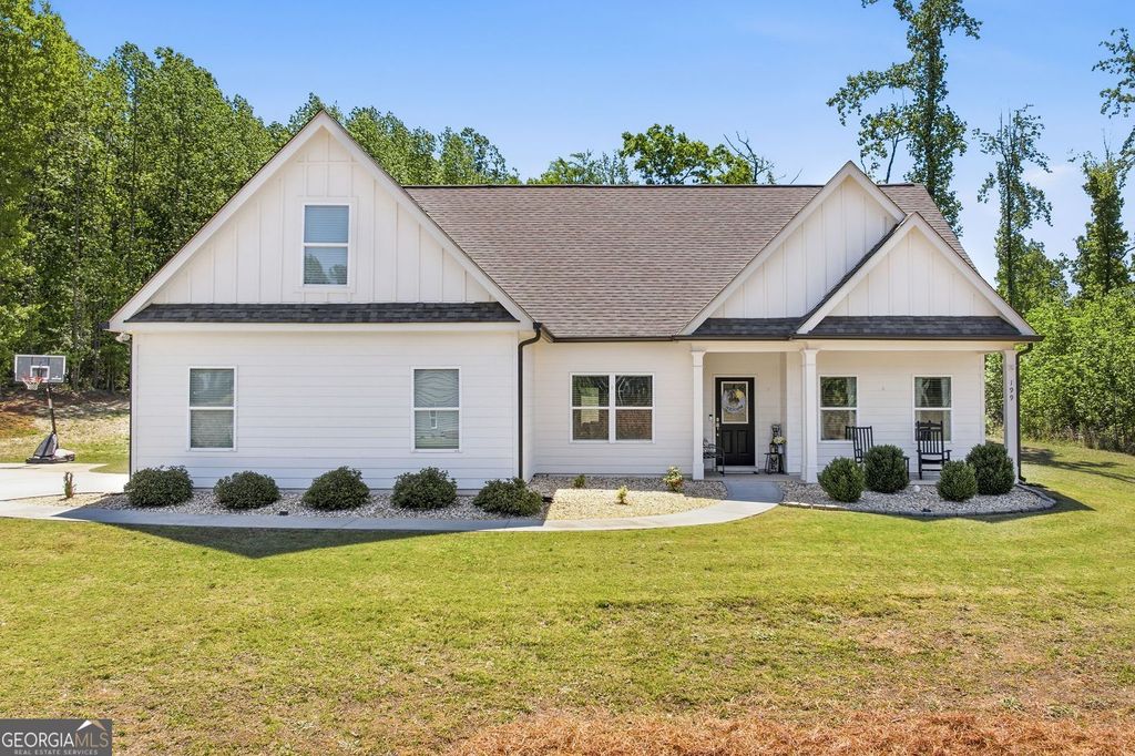 Photo of 199 Oakwood Drive, Commerce, GA 30529 (MLS # 10742321)