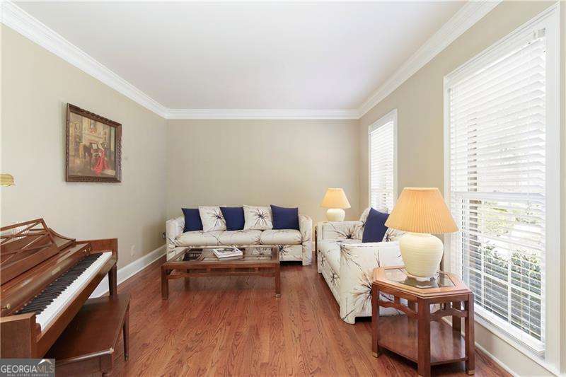 210 Chiswick Close