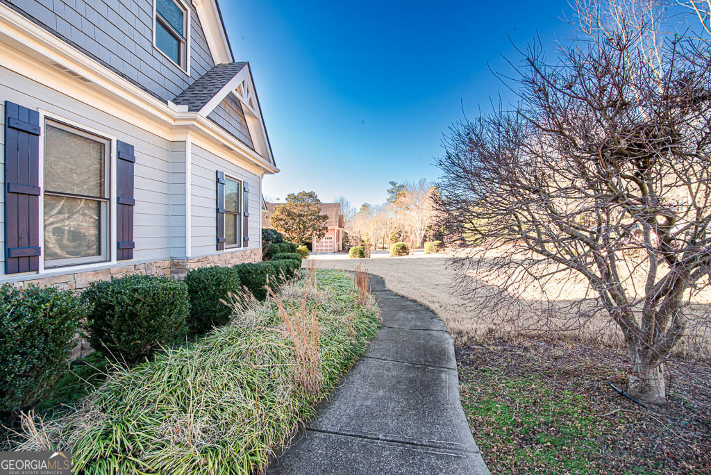 734 Lincoln DR