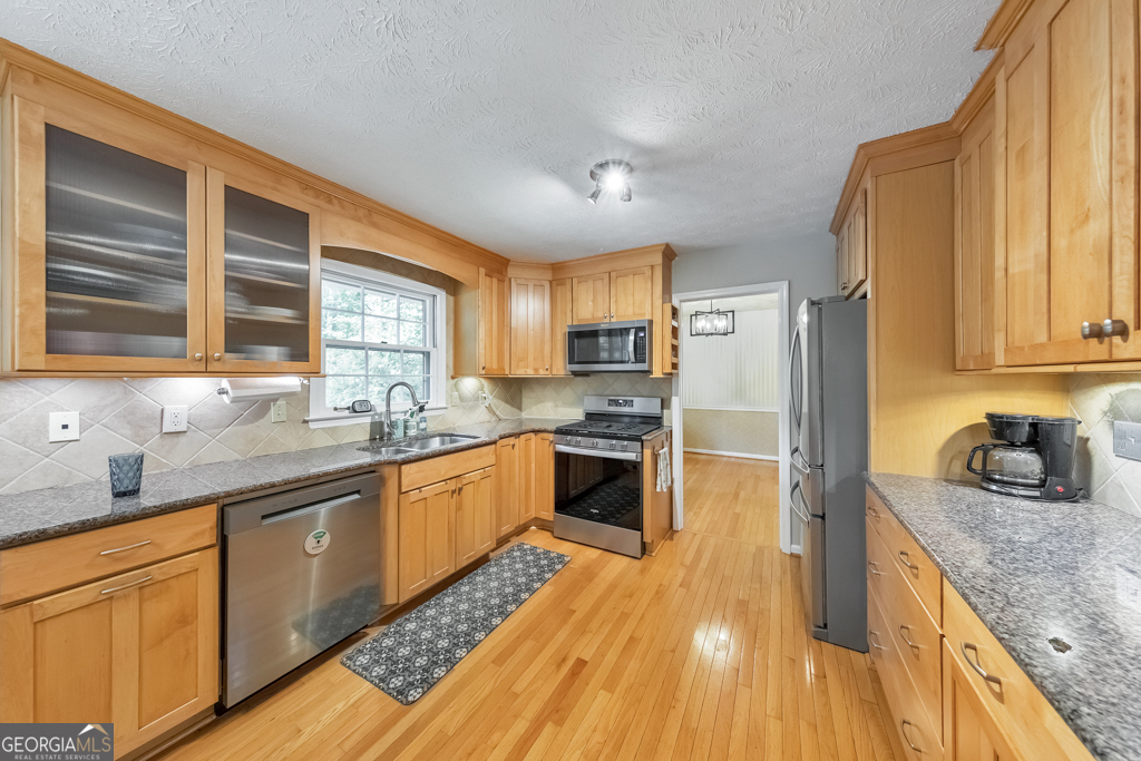 2711 Georgian CT