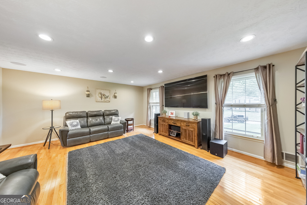 2711 Georgian CT