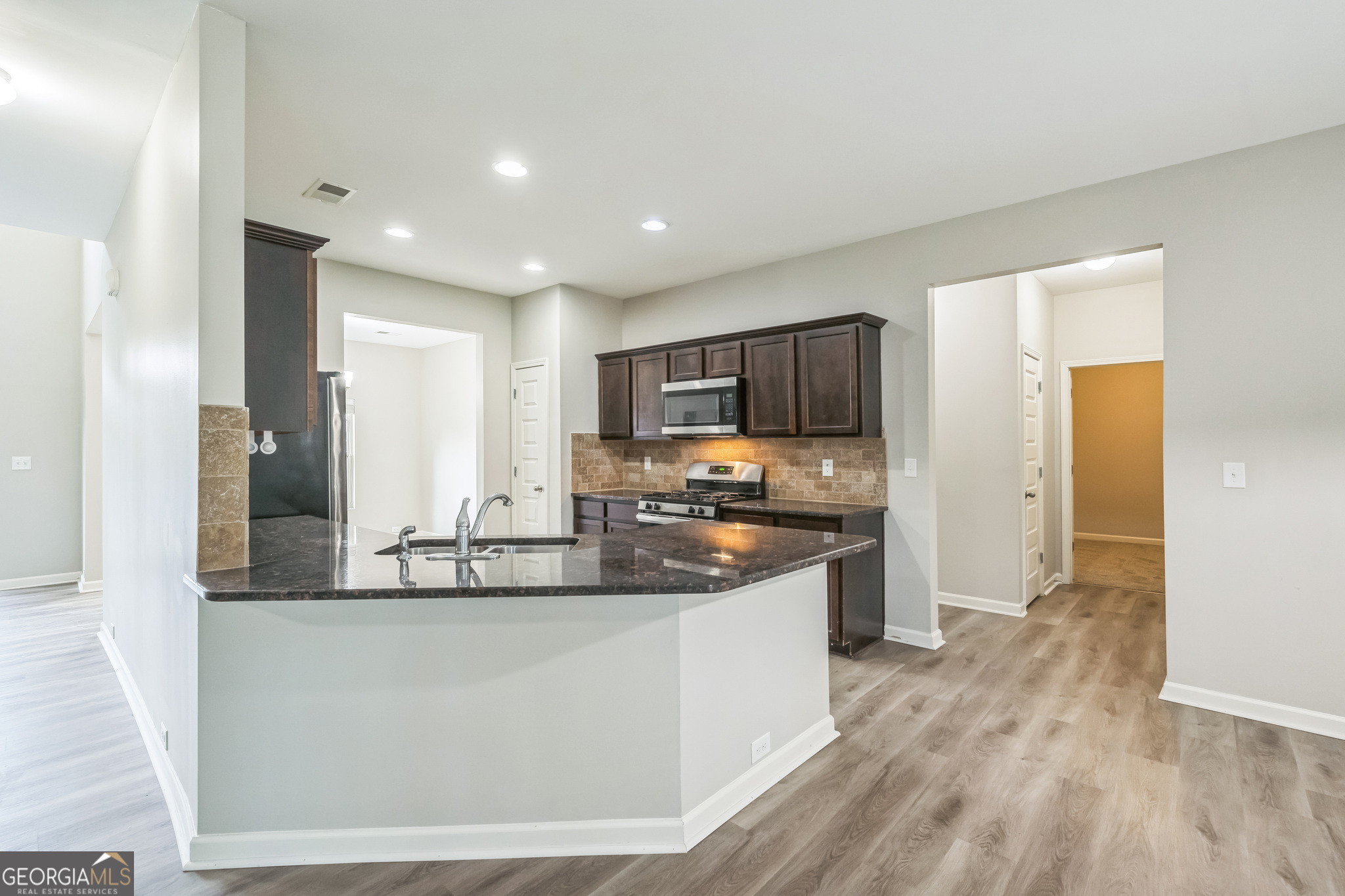 2136 Foxy DR