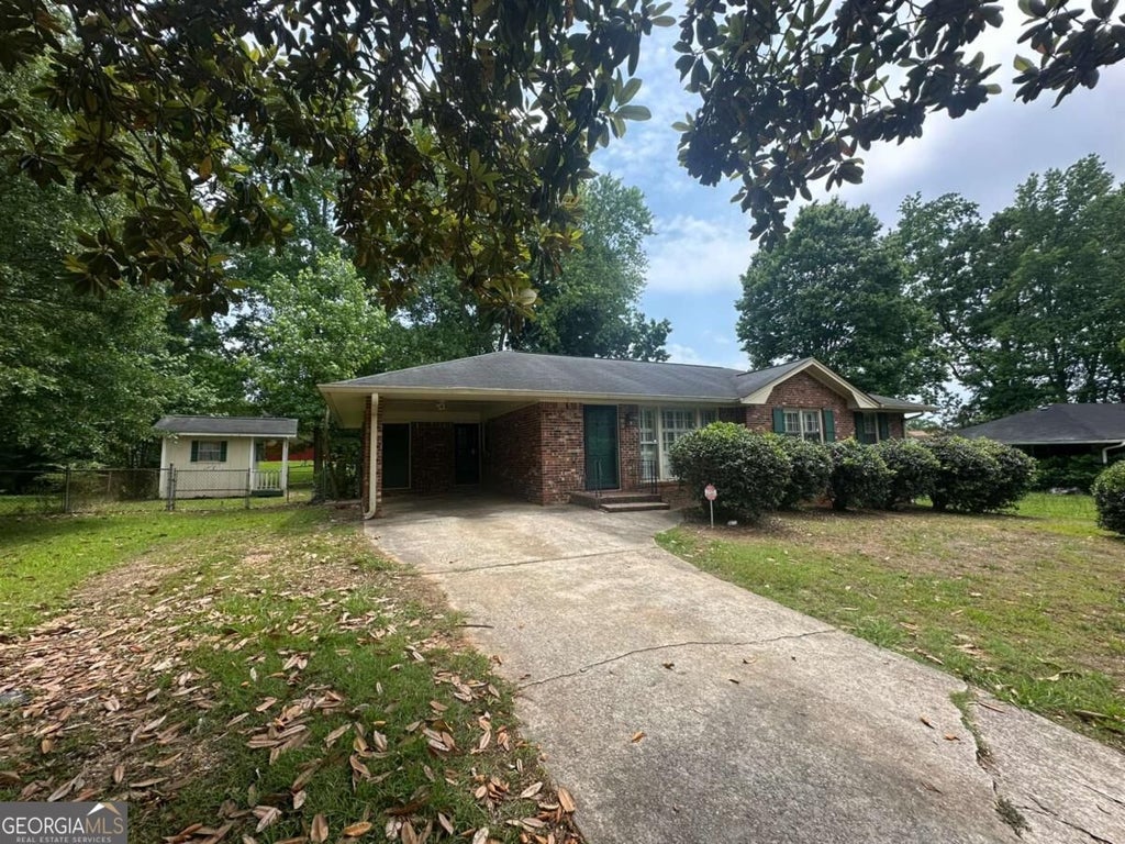 Photo of 3053 Menlo Park Drive, Rex, GA 30273 (MLS # 10878558)