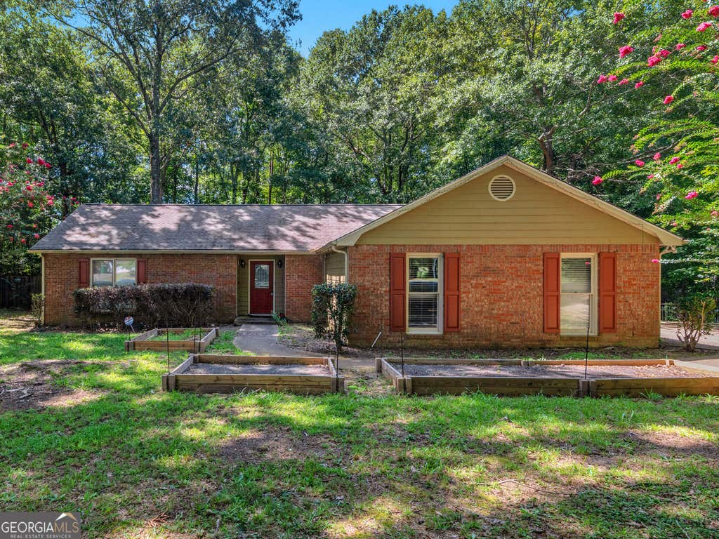 Photo of 351 Waterford Drive, Jonesboro, GA 30238 (MLS # 10824209)