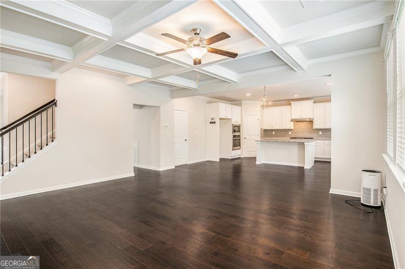 333 Paxton LN