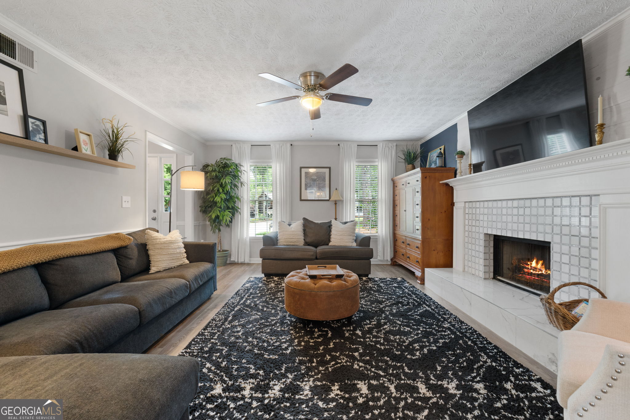 407 Calgary DR