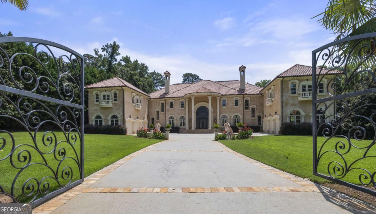 720 Heards Ferry RD