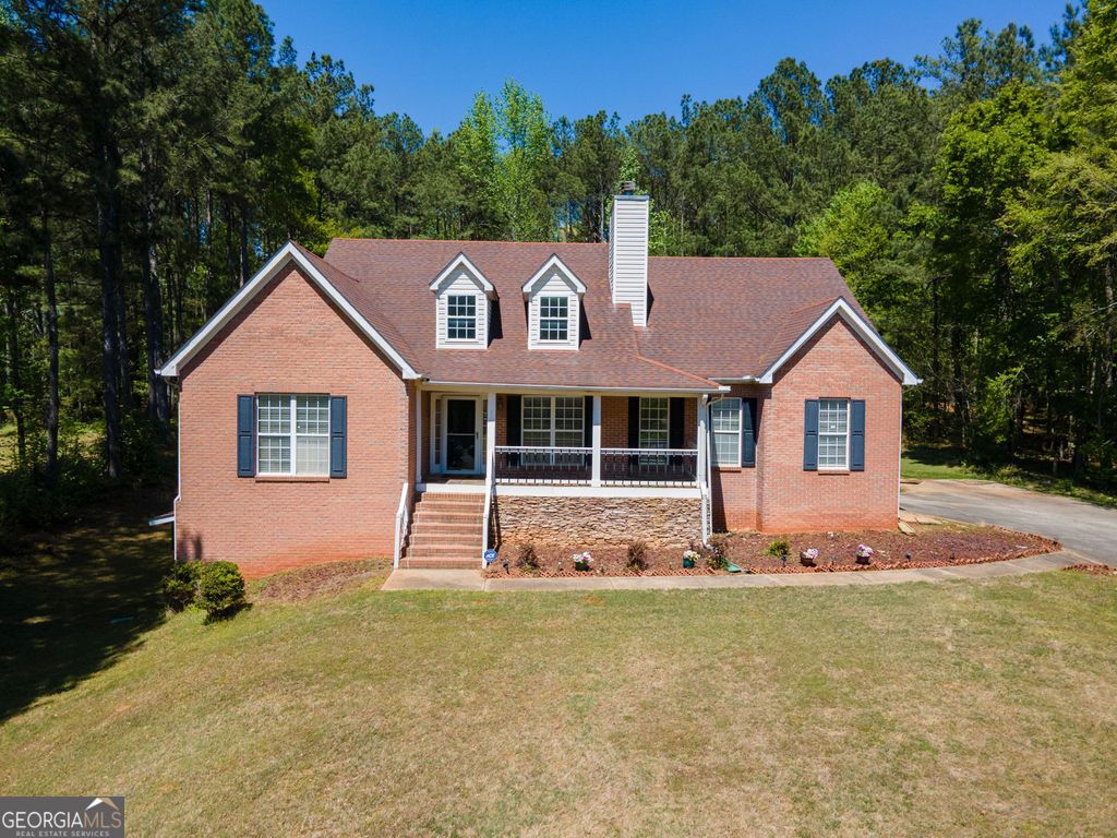 Photo of 105 Applewood Way, Fayetteville, GA 30215 (MLS # 10729100)