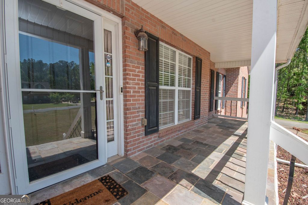 Photo of 105 Applewood Way, Fayetteville, GA 30215 (MLS # 10729100)