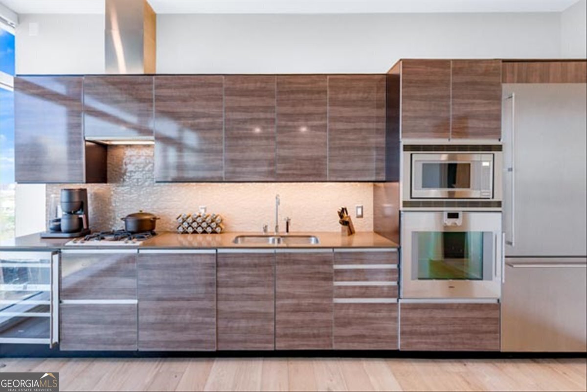 45 Ivan Allen Jr BLVD NW 1704