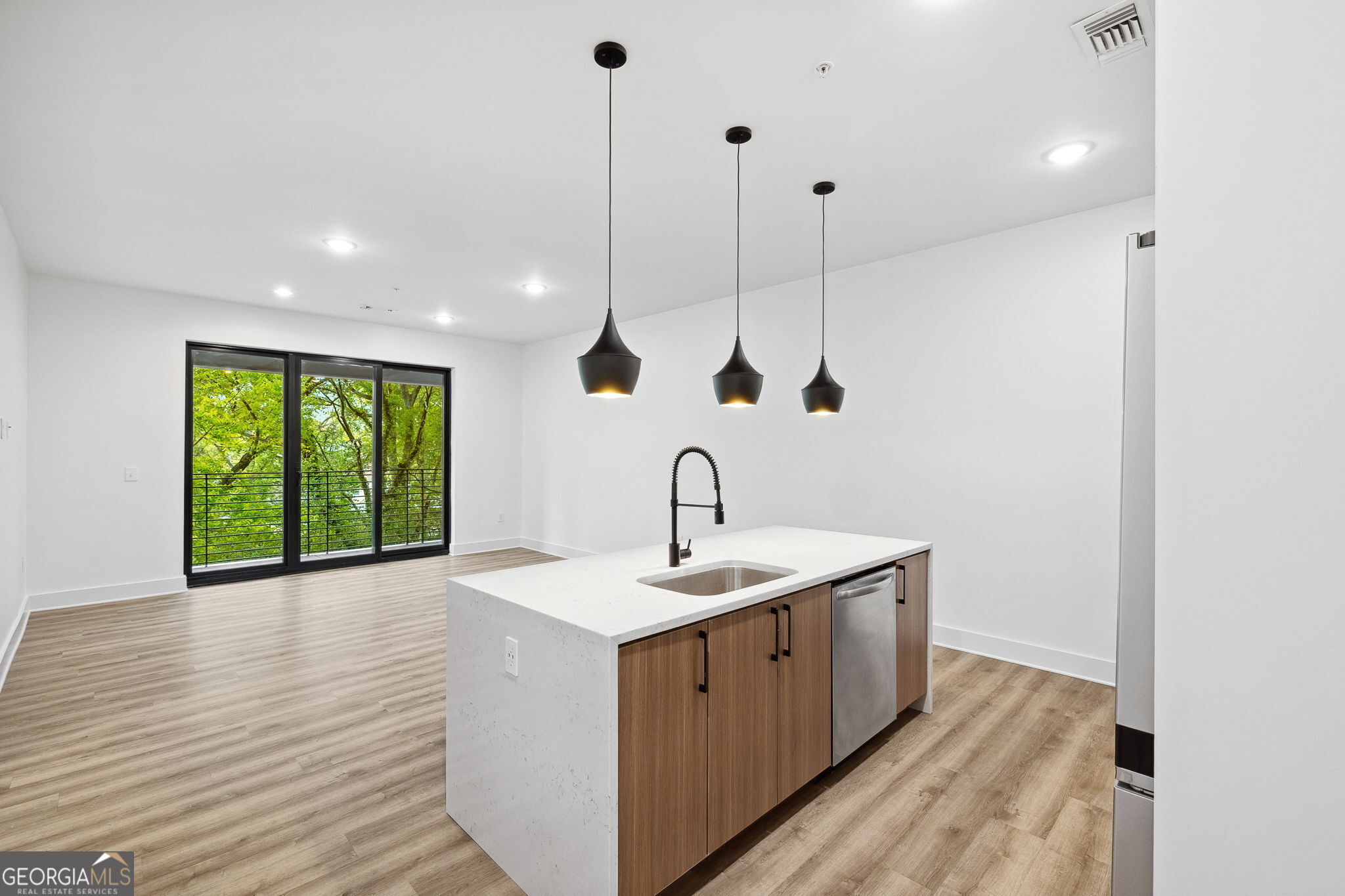 112 Rogers ST NE 304