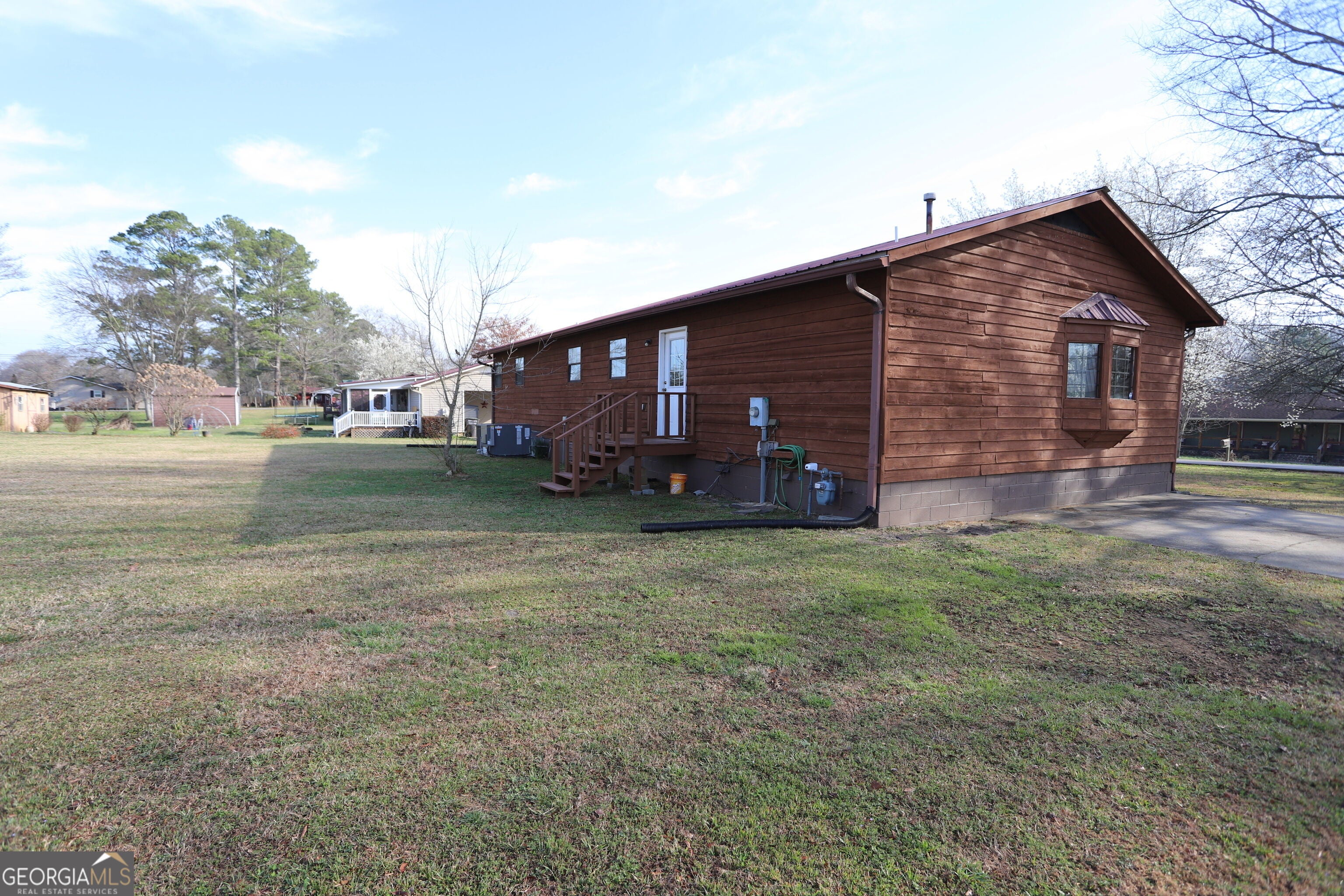 16 Laredo Drive