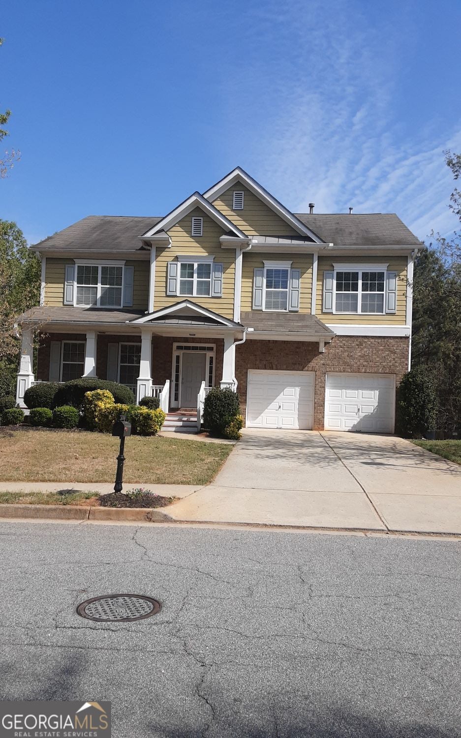 Photo of 132 Lake Shore Parkway, Newnan, GA 30263 (MLS # 10824749)