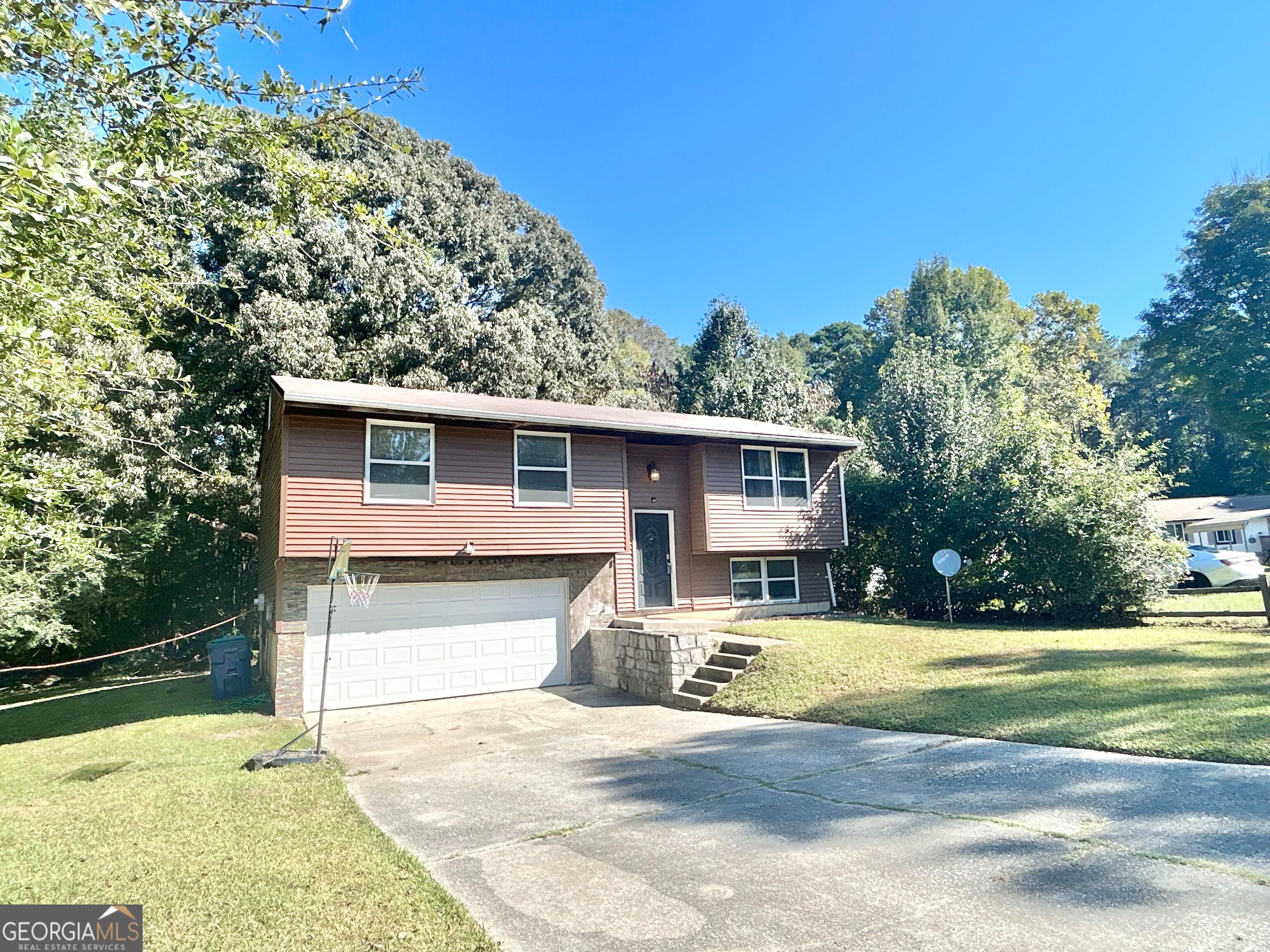 2877 SW Woodburn CT SW