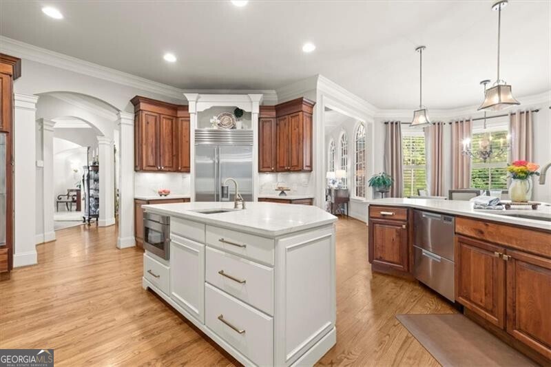 Milton, Georgia 30004, United States, 6 Bedrooms Bedrooms, ,7 BathroomsBathrooms,Residential,Pending,46254