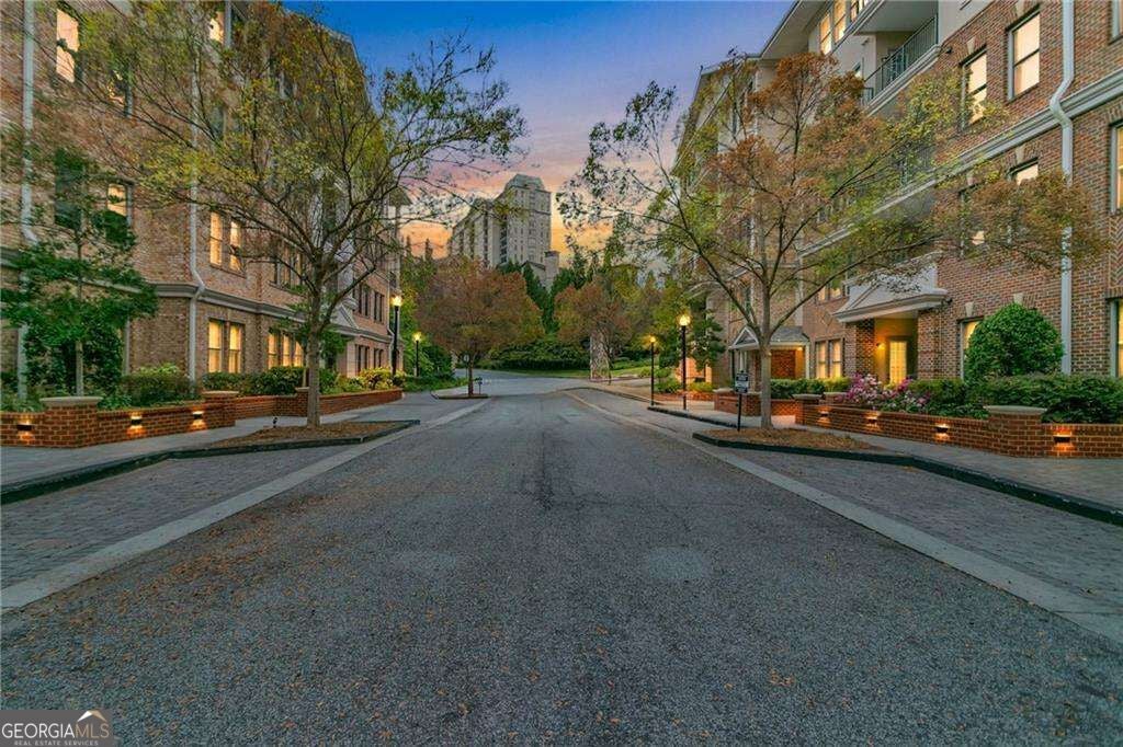 Photo of 3621 Vinings Slope #3407, Atlanta, GA 30339 (MLS # 10840873)