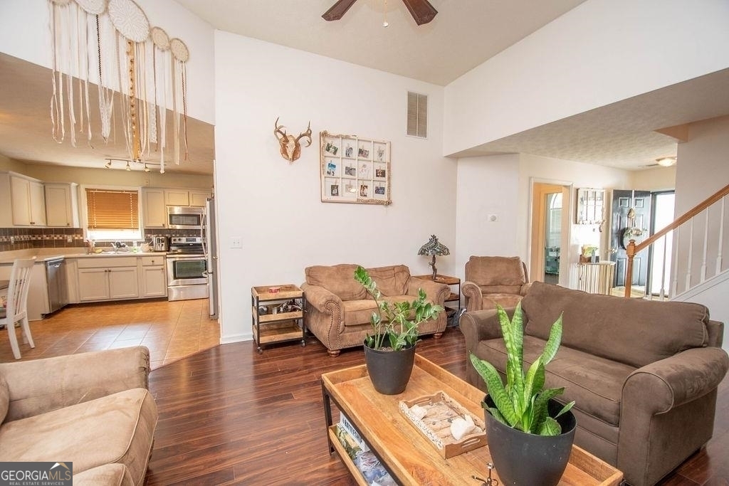 Calico Corners - Residential