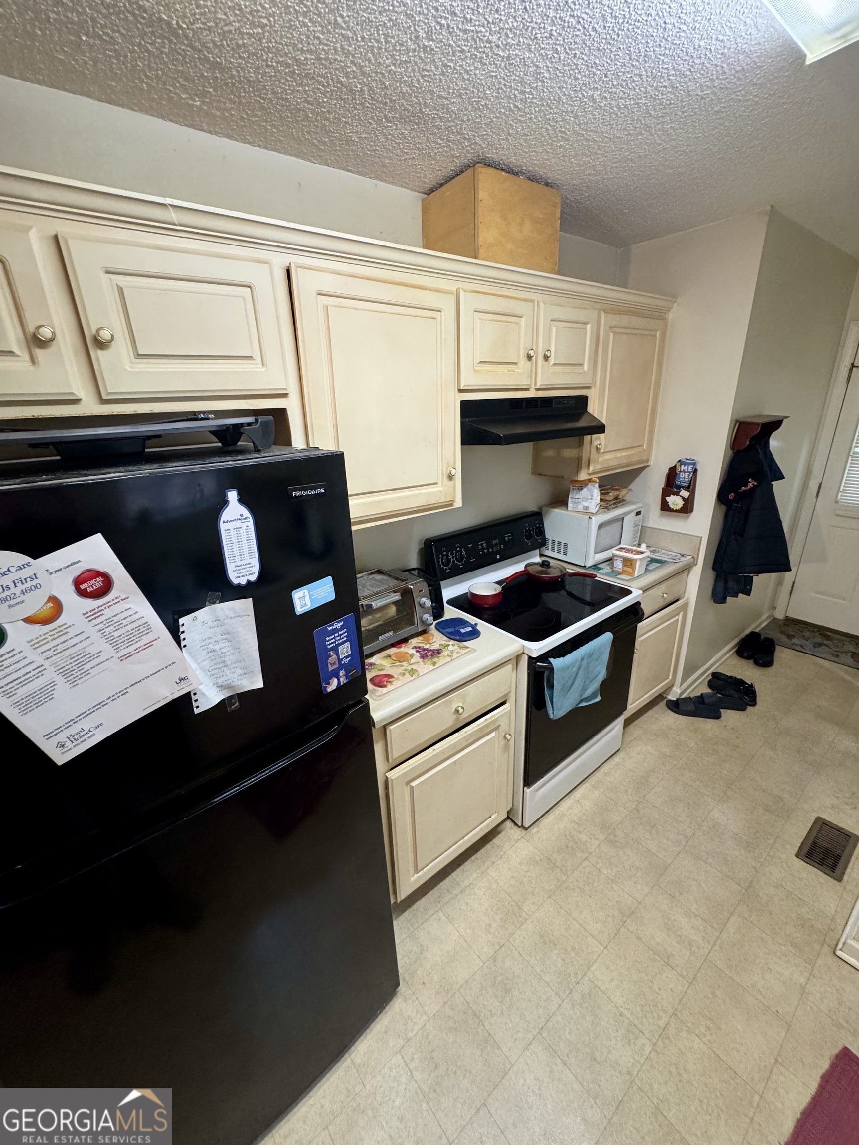 71 Pleasant Valley RD SE