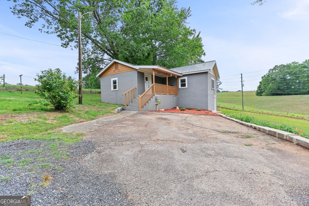 Photo of 6033 Whitesville Road, West Point, GA 31833 (MLS # 10764396)