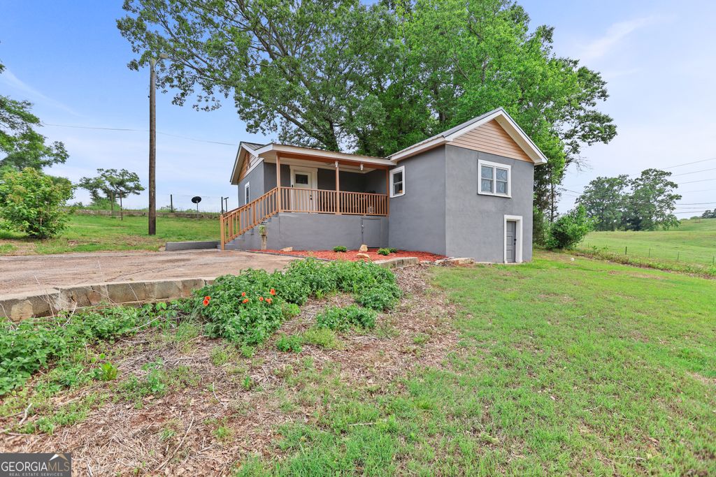 Photo of 6033 Whitesville Road, West Point, GA 31833 (MLS # 10764396)