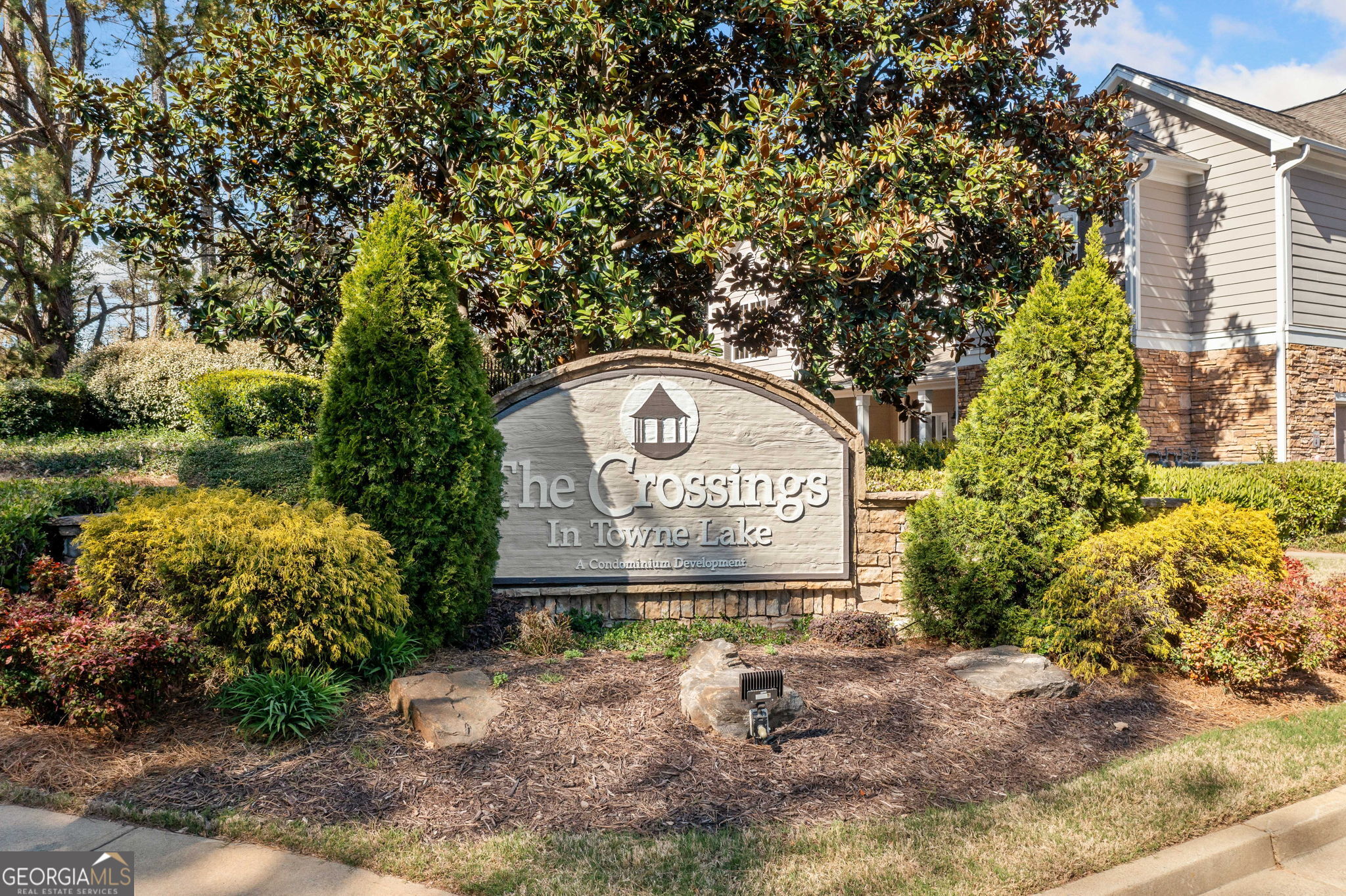 The Crossings of Towne Lake - Residential