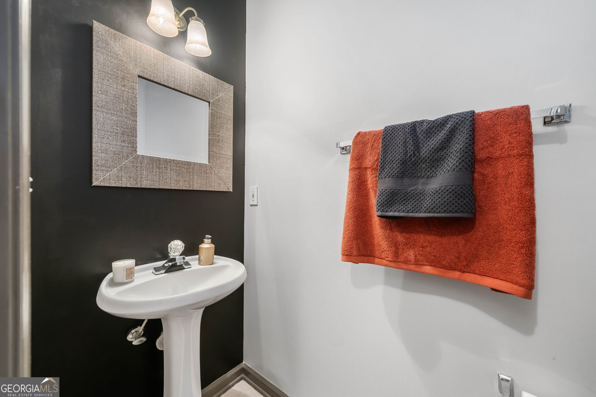 The Crossings of Towne Lake - Residential