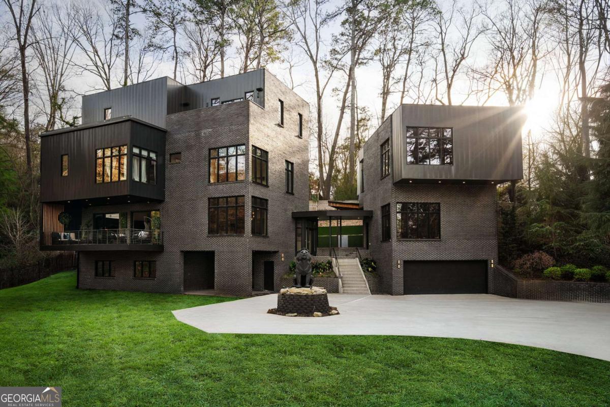 345 Pinecrest RD NE
