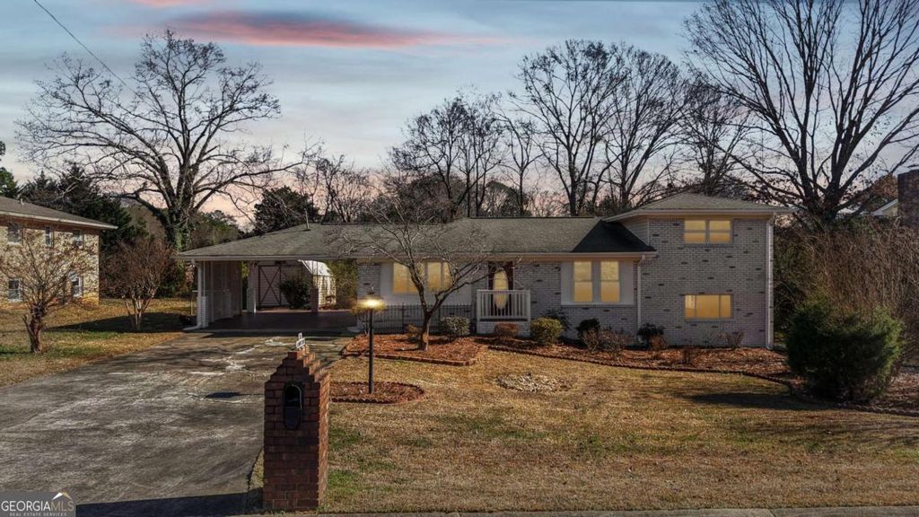 Photo of 3284 Bernard Drive, Marietta, GA 30066 (MLS # 10662690)