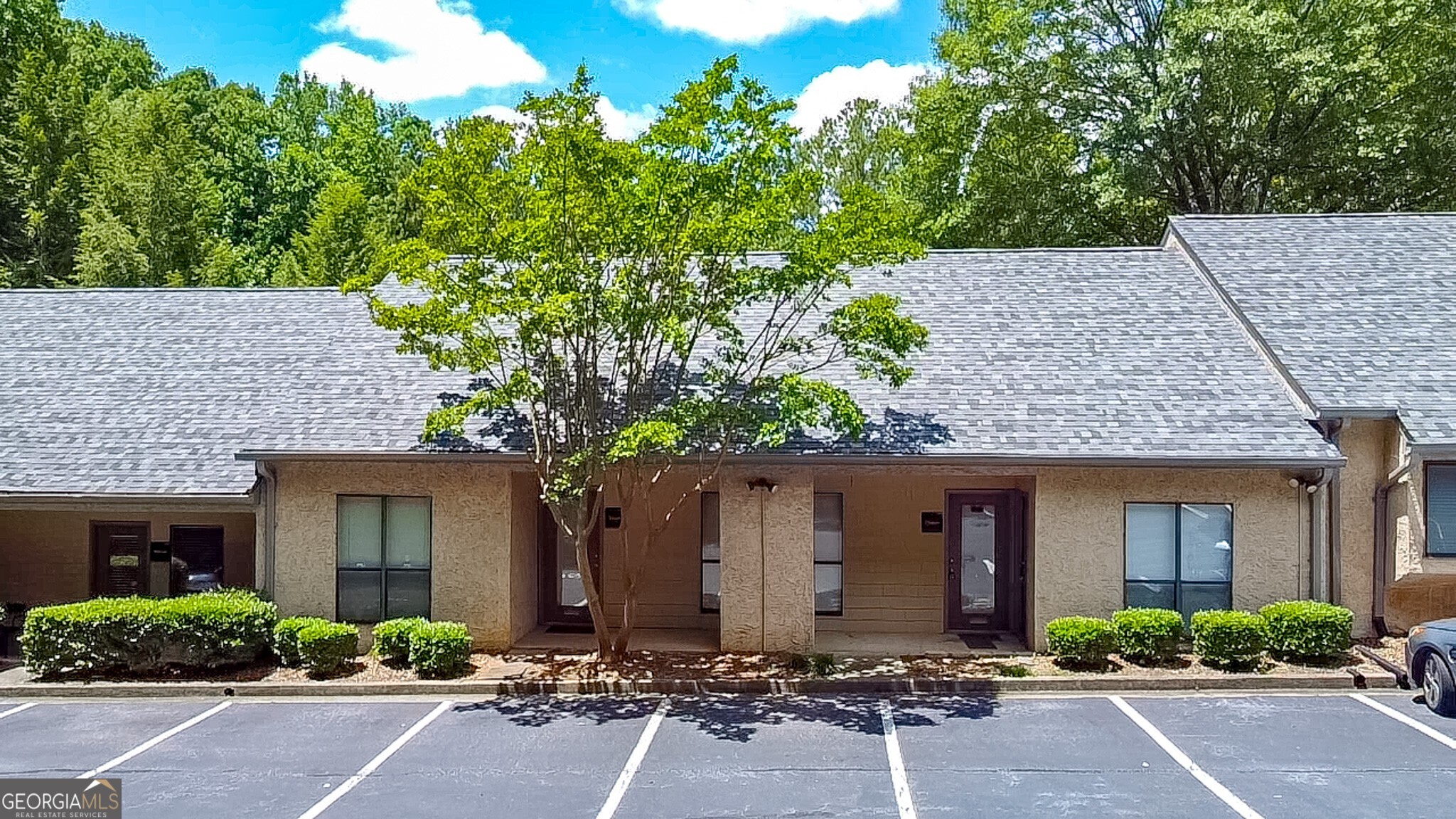 Located in Old Roswell Exchange Business Park within a close proximity to Downtown Roswell and GA400. 842 SqFt office suite with a large reception area, 2 Large Offices, Bathroom, and a large conference room that could also be the owners office. Association Dues cover water, sewer, trash and commons area.