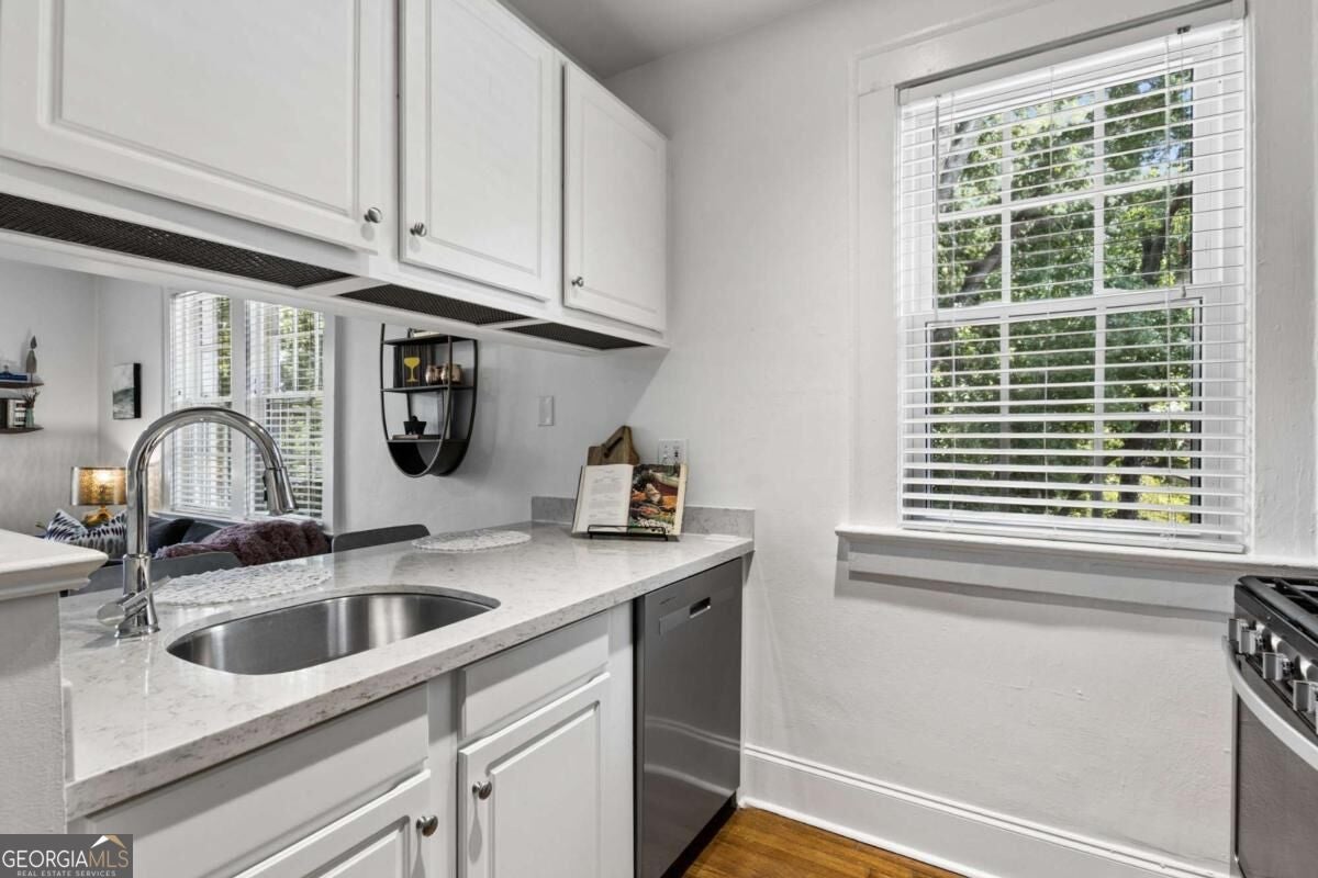 824 Greenwood AVE NE 11