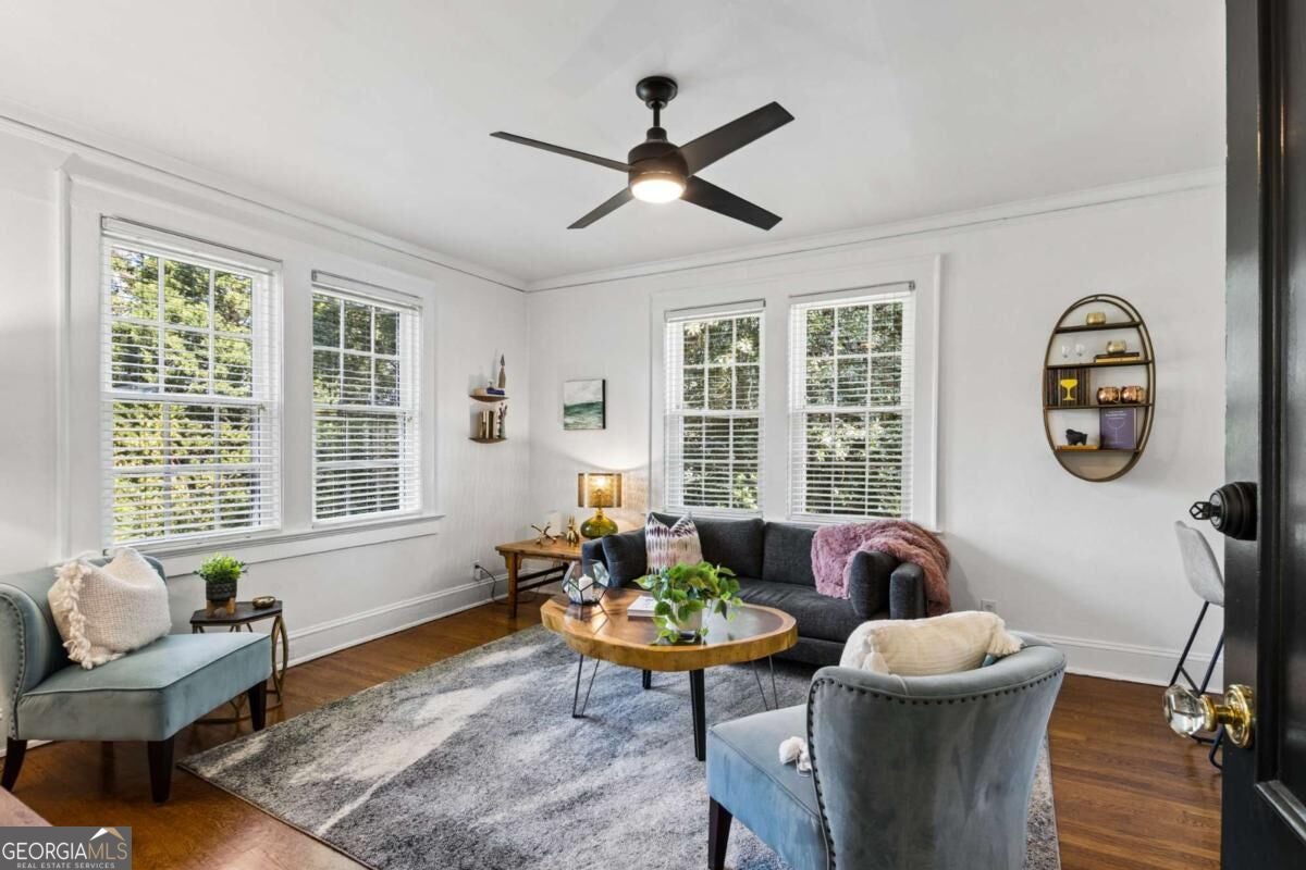 824 Greenwood AVE NE 11