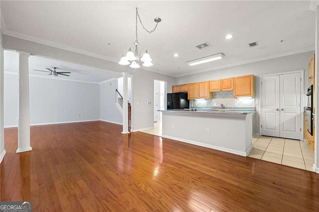 2015 Barrett Lakes BLVD NW 415