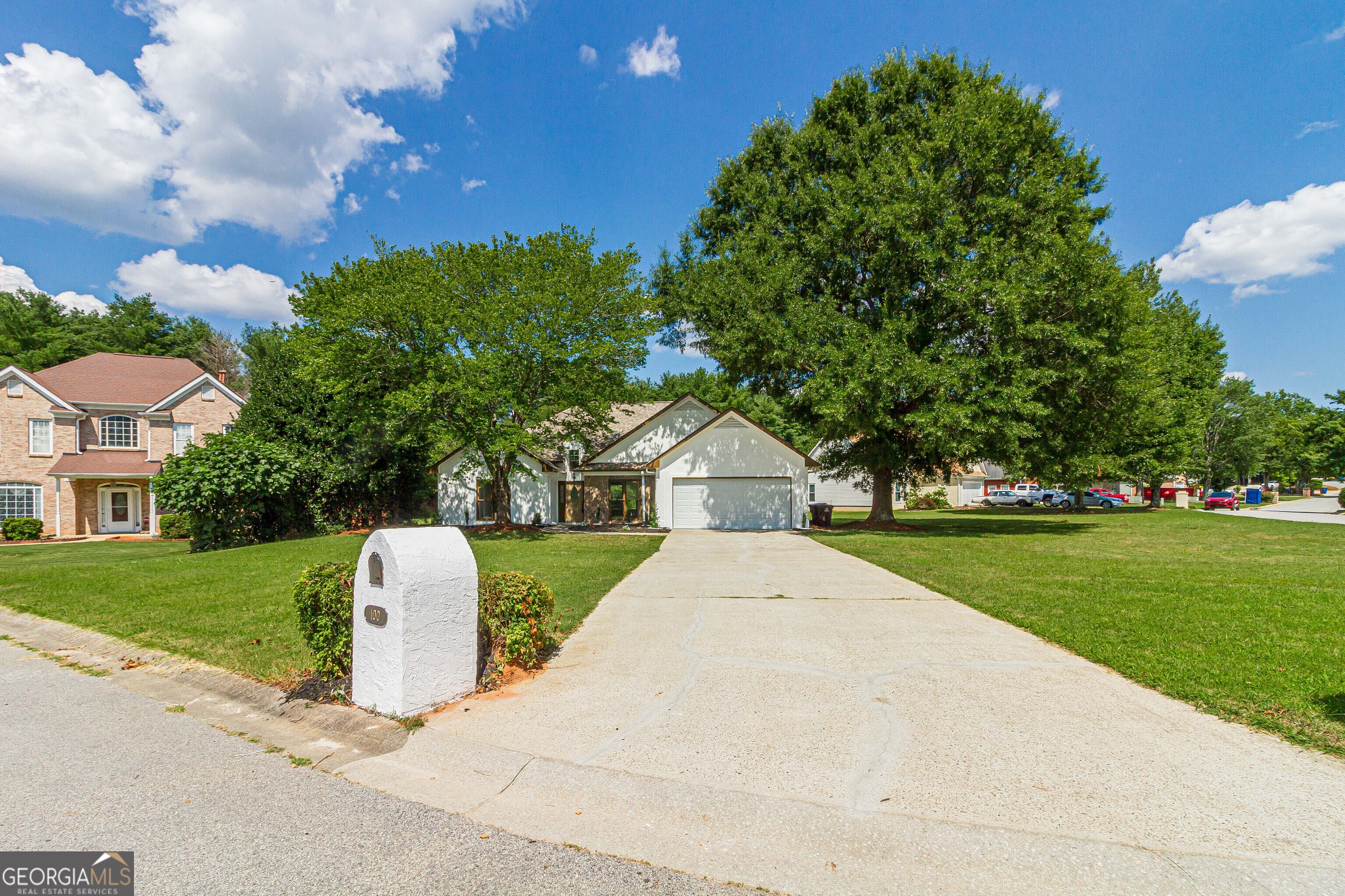 100 Winslow CT