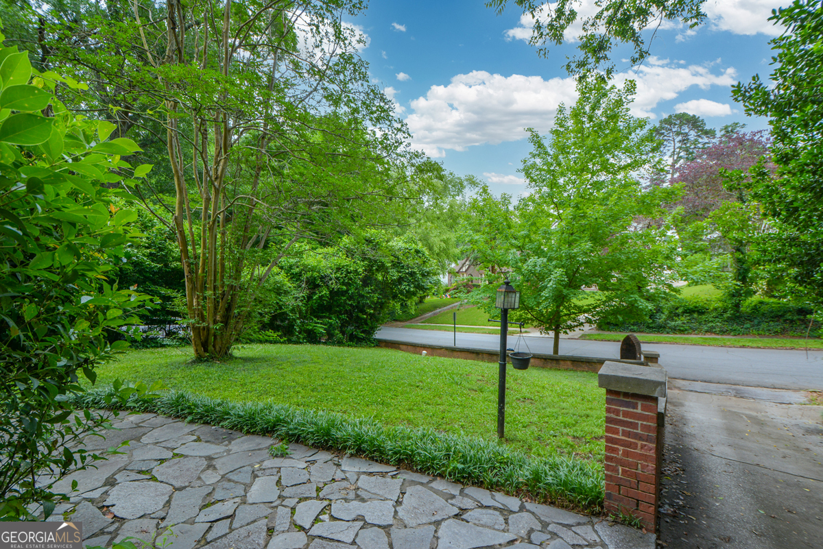 1424 Emory RD NE