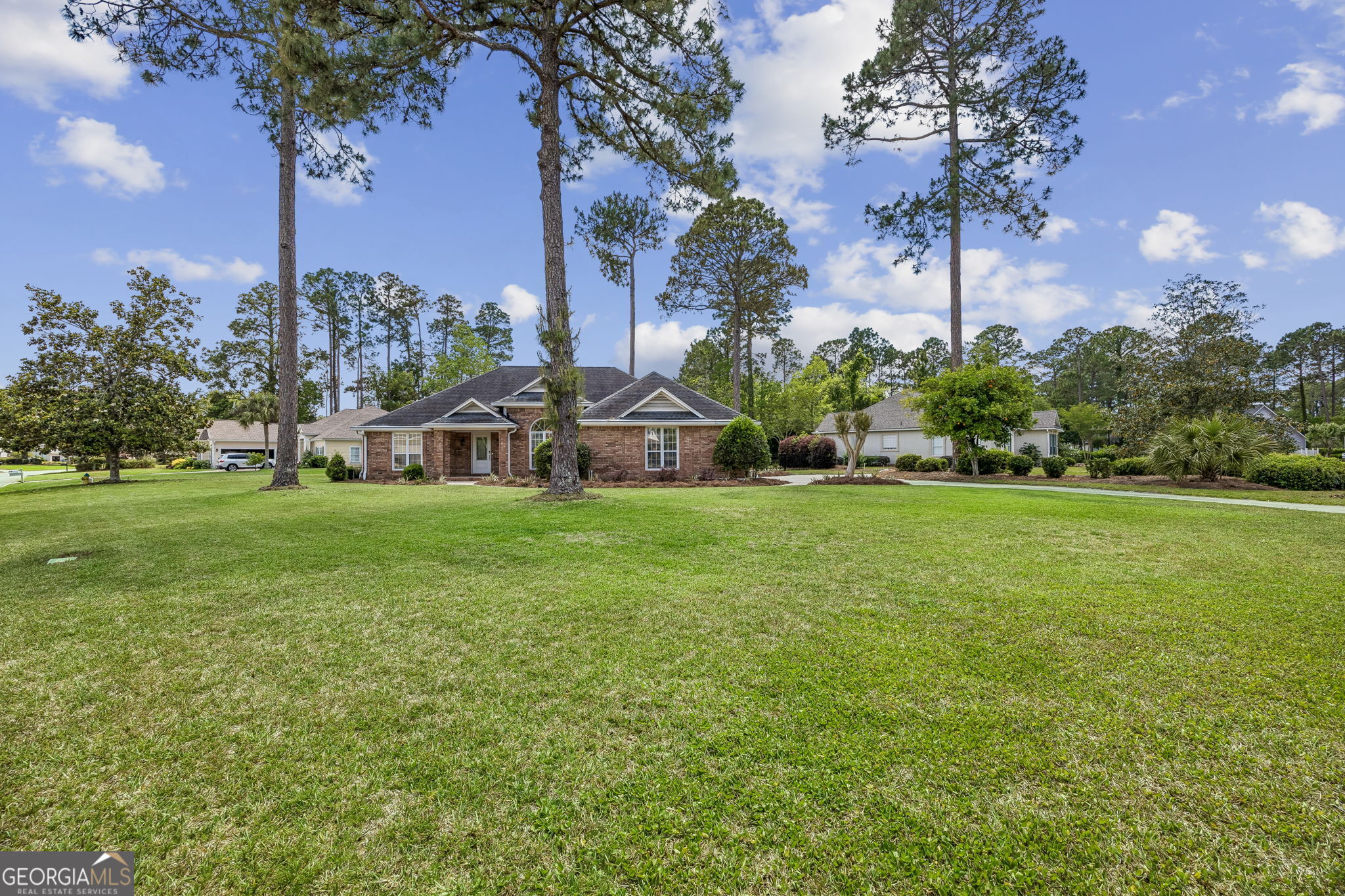 542 E Cardinal CIR