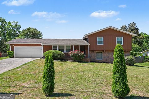 Photo of 2130 Sandgate Circle SW, Atlanta, GA 30349 (MLS # 10767879)