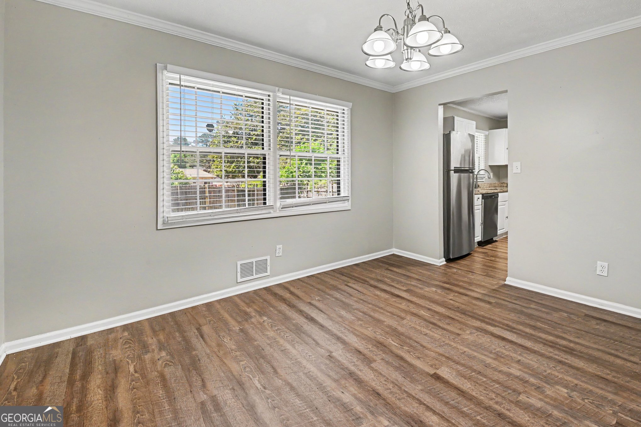 2130 Sandgate CIR SW