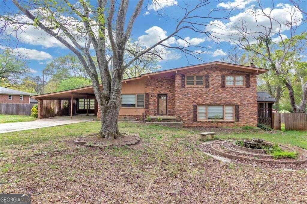 Photo of 1324 N Hicks Circle, Conyers, GA 30012 (MLS # 10682564)