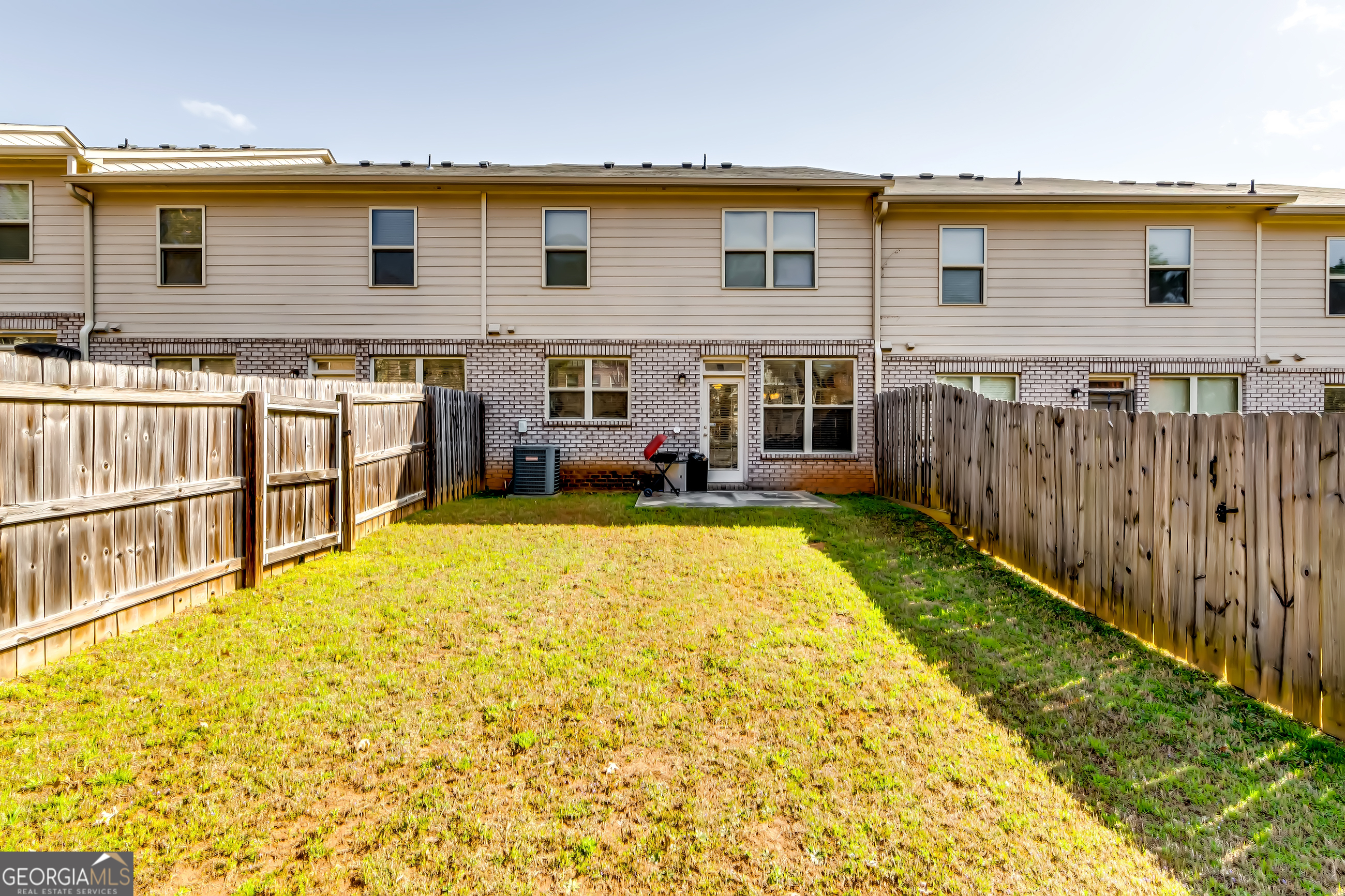 2325 Thackery RD