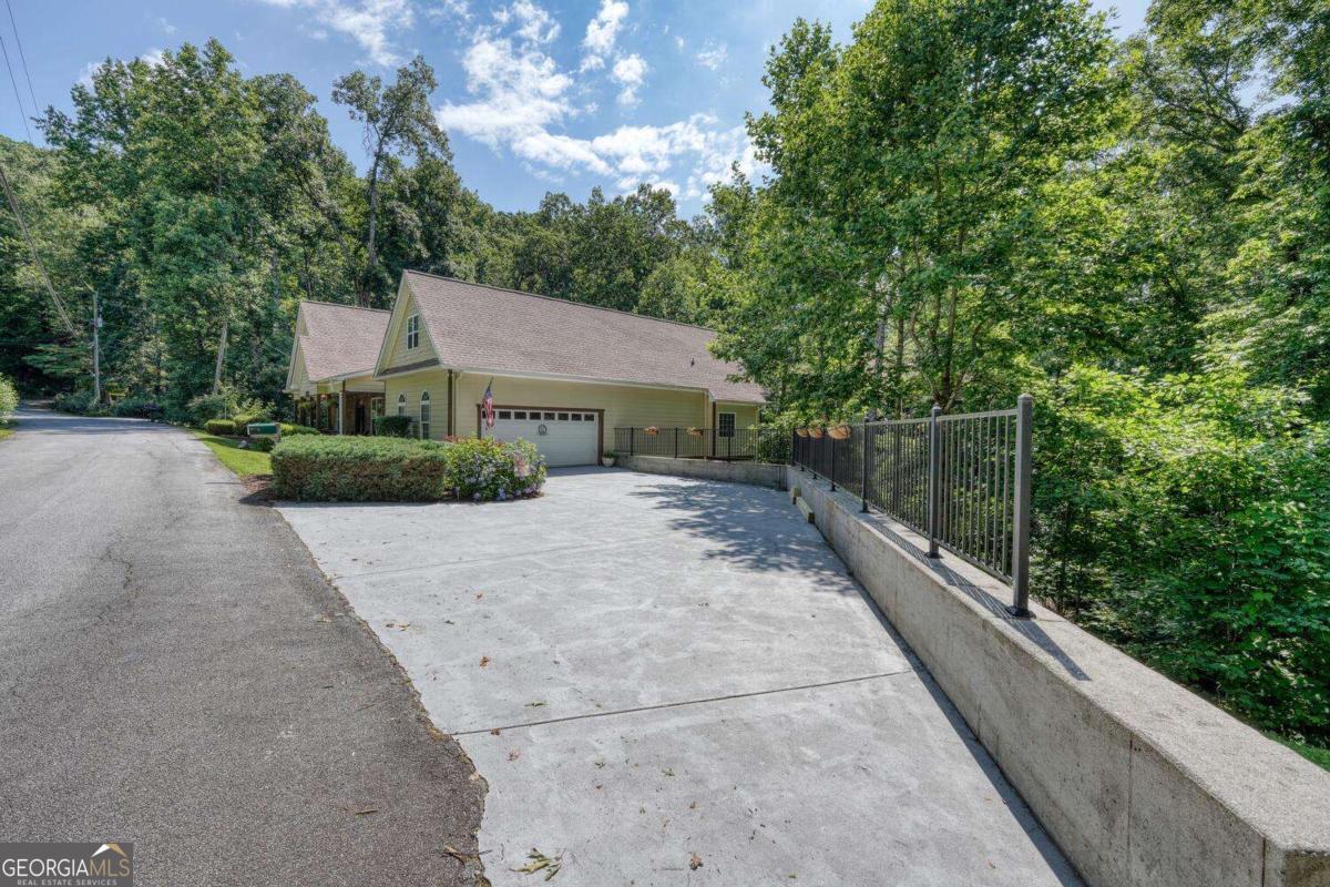 362 Kingwood DR