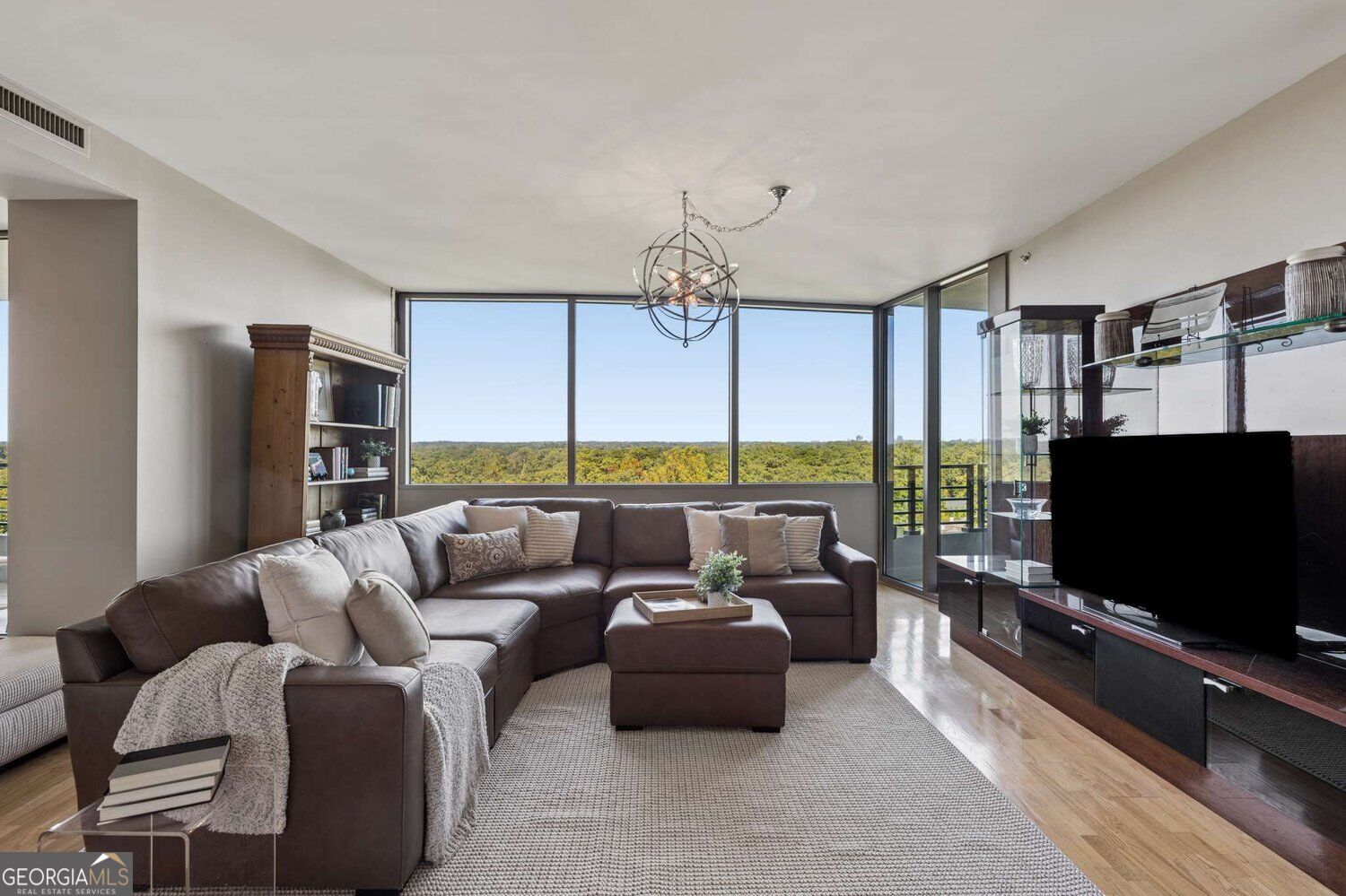 700 Park Regency PL NE UNIT 1501