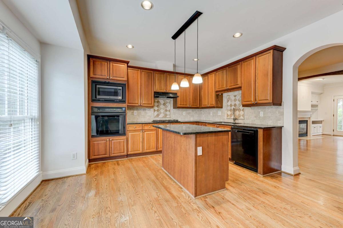 1735 Peachtree ST NE 616