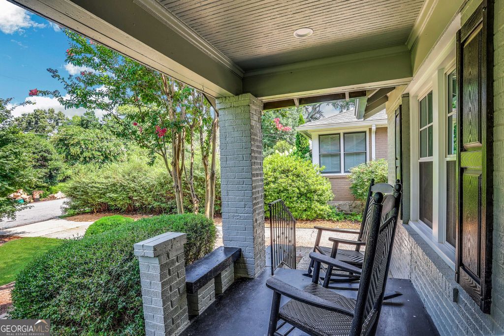 Photo of 2215 Fairhaven Circle NE, Atlanta, GA 30305 (MLS # 10699237)