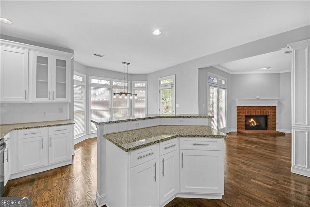 1125 Blackshear DR