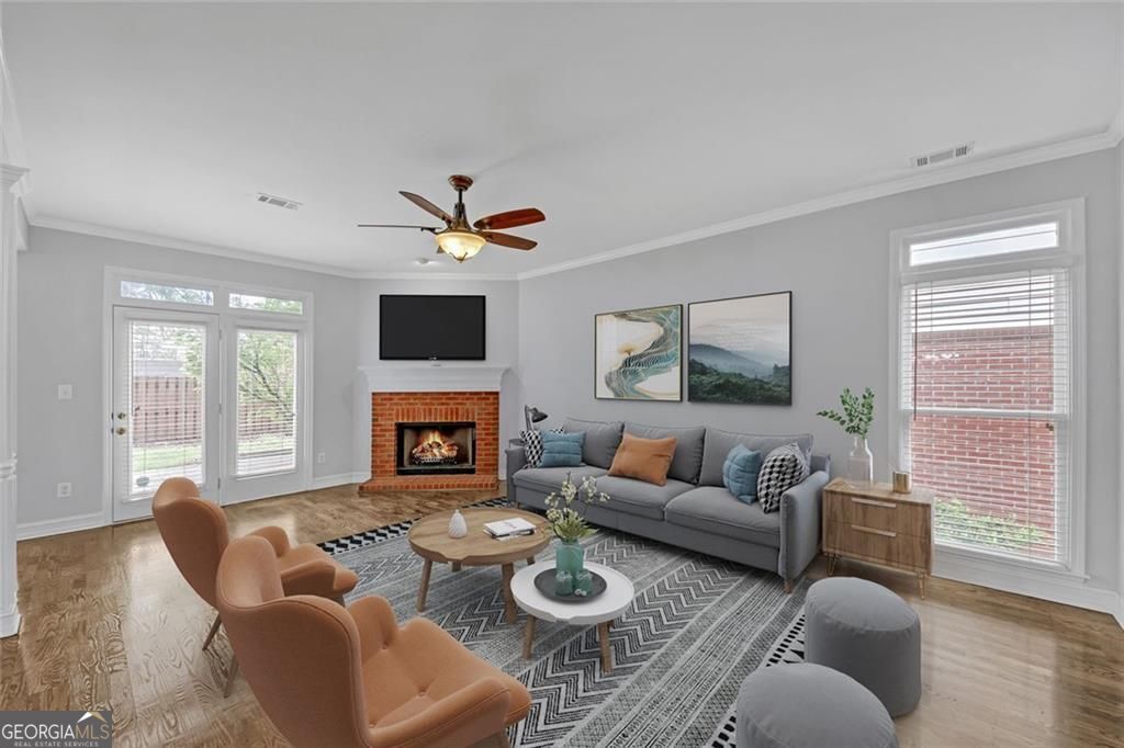 1125 Blackshear DR