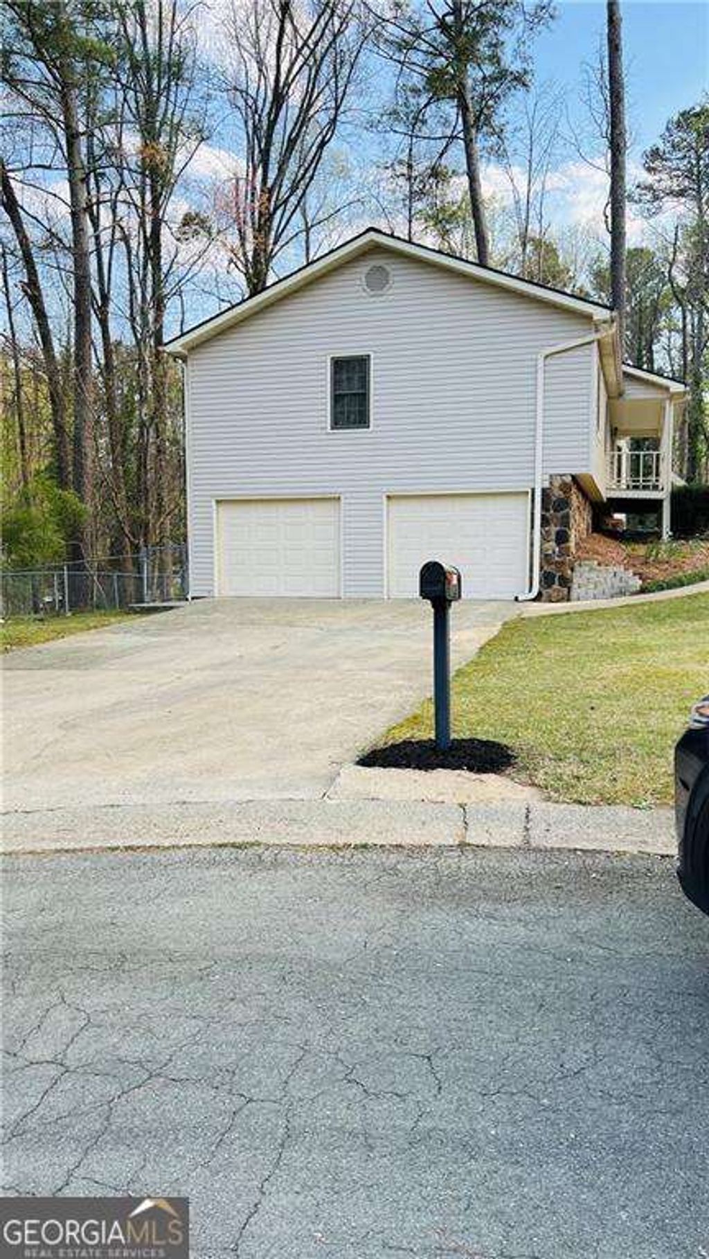 Photo of 608 Wellington Court, Woodstock, GA 30188 (MLS # 10729107)