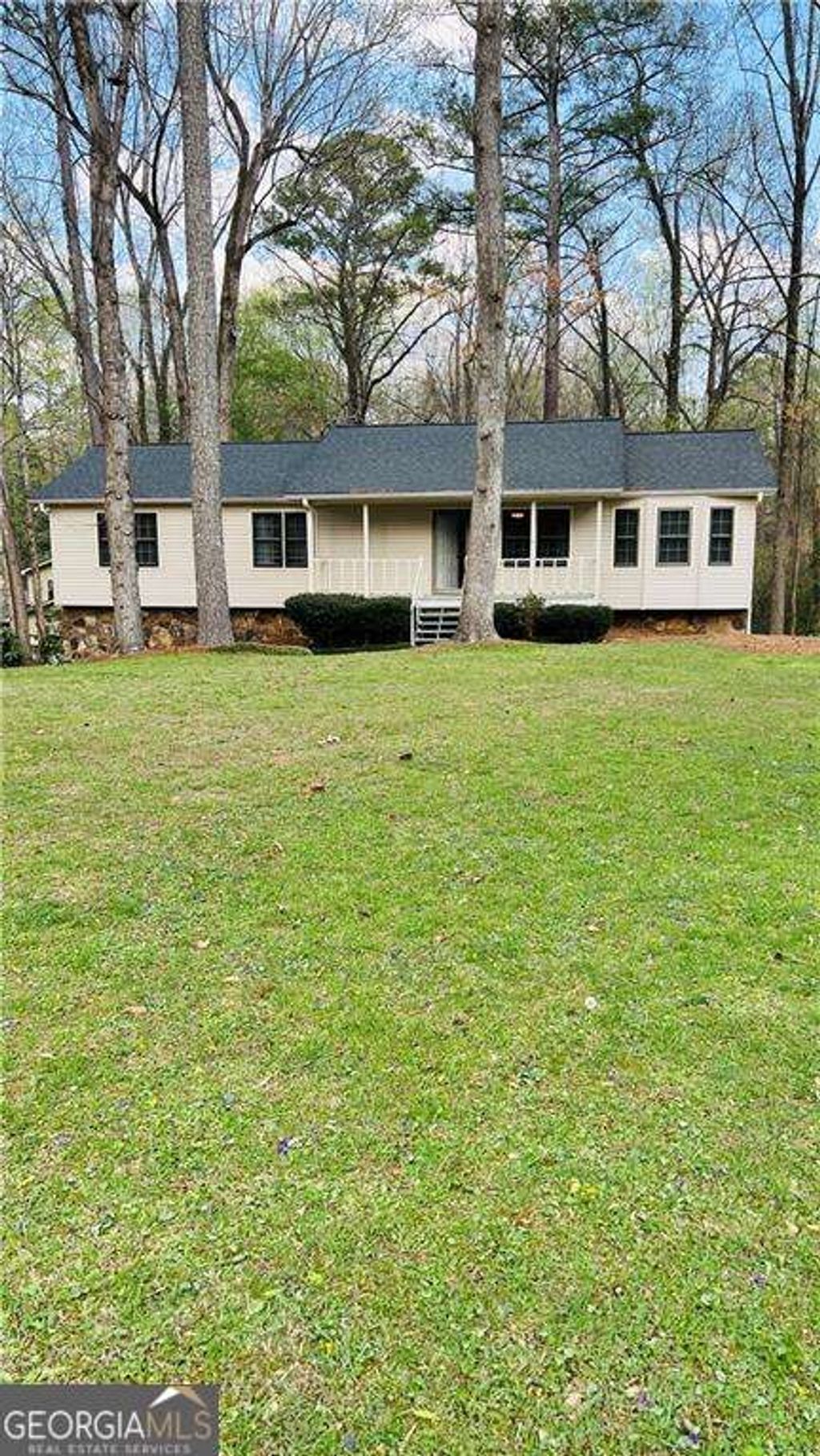 Photo of 608 Wellington Court, Woodstock, GA 30188 (MLS # 10729107)
